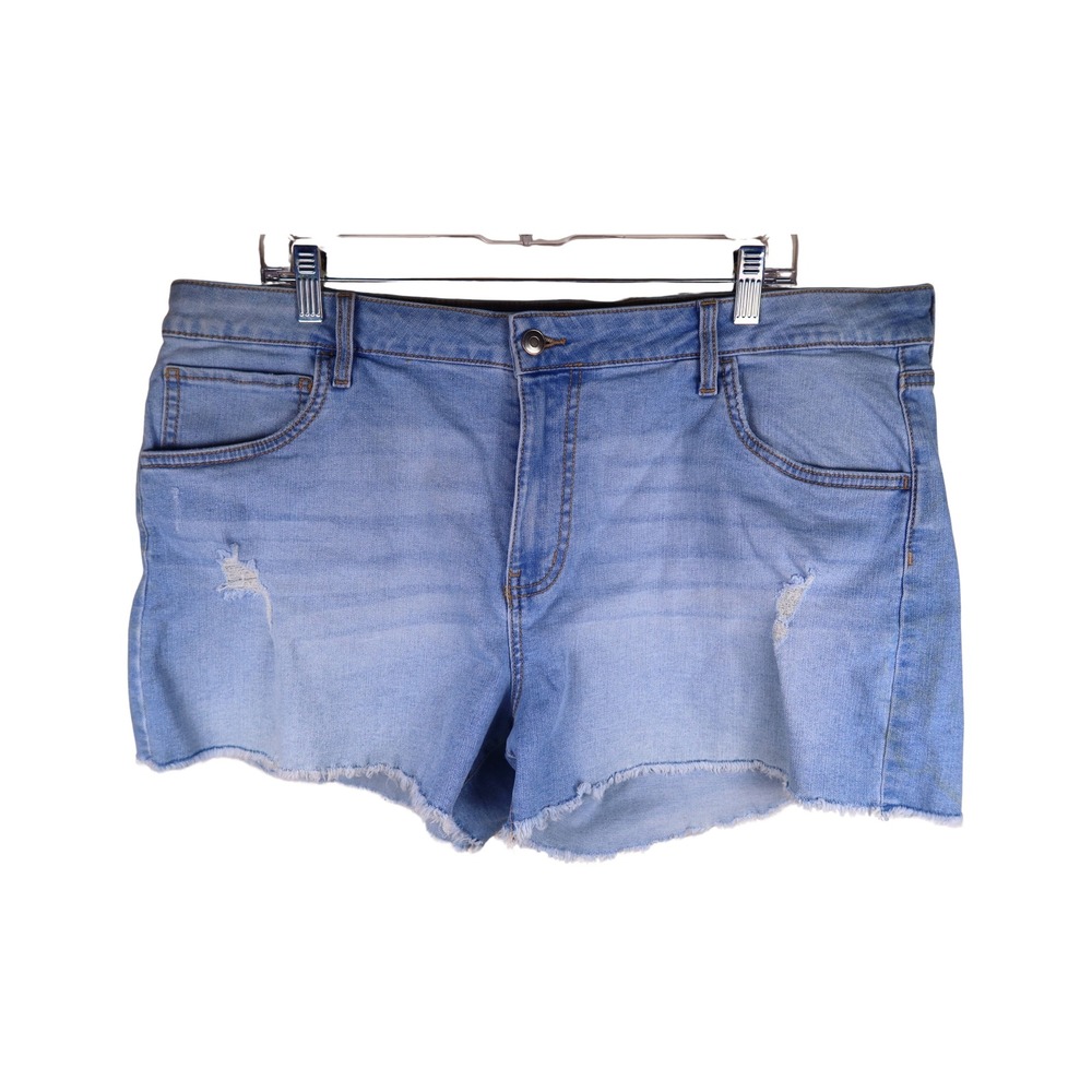 No Boundaries Light Wash Distressed Raw Hem Denim Shorts Mid-Rise Cut-Offs